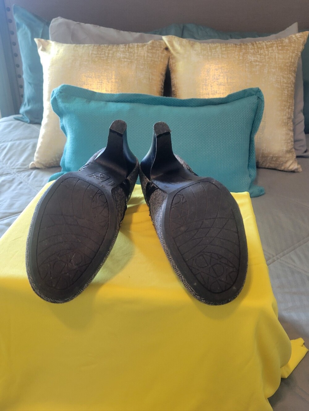 Mary Janes T-Strap Herringbone Women’s Pumps - Black Gray - Picture 5 of 5